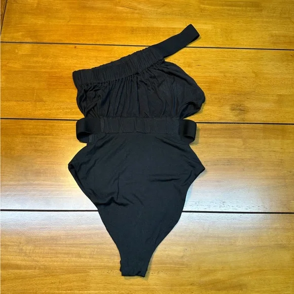 Urban Outfitters Black Asymmetrical Bodysuit - Picture 6 of 10